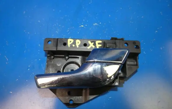 Jaguar XF X250 Front door exterior handle