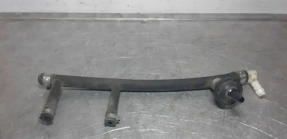 Volkswagen PASSAT B5.5 Vacuum line/pipe/hose 058133784B