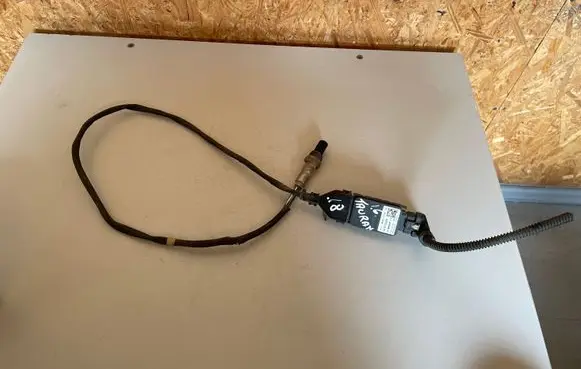Volkswagen Touran III Lambda probe sensor 04L907805CH