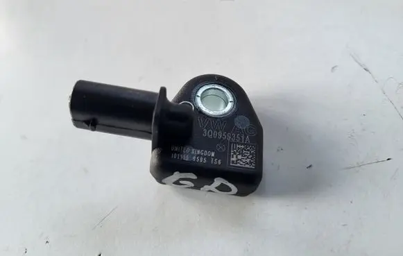 Skoda Octavia Mk3 (5E) Airbag deployment crash/impact sensor 3Q0959351A