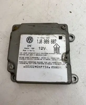 Volkswagen PASSAT B5 Airbag control unit/module 1J0909607