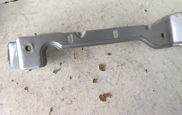 Renault Trafic II (X83) Fender mounting bracket