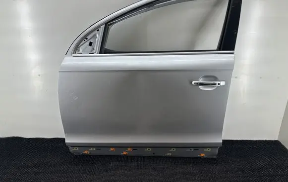 Audi Q7 4L Front door 