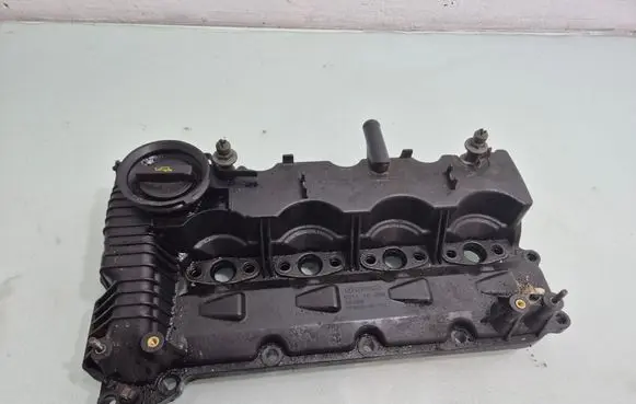 Mazda CX-7 Rocker cam cover R2AA10220