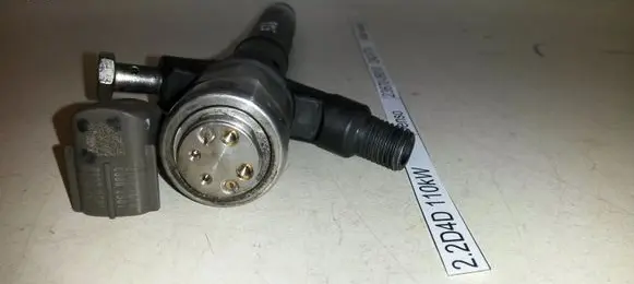 Toyota Avensis T250 Fuel injector 236700R010 23670ORO10 2ADFTV