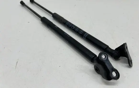 Toyota Yaris XP210 Tailgate/trunk strut/damper 68960K0020 68950K0020