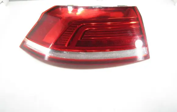Volkswagen PASSAT B8 Rear/tail lights 195262L