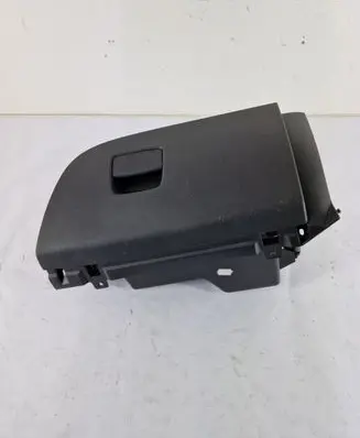 Glove box