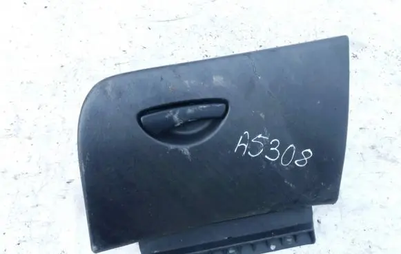 Ford Focus Glove box