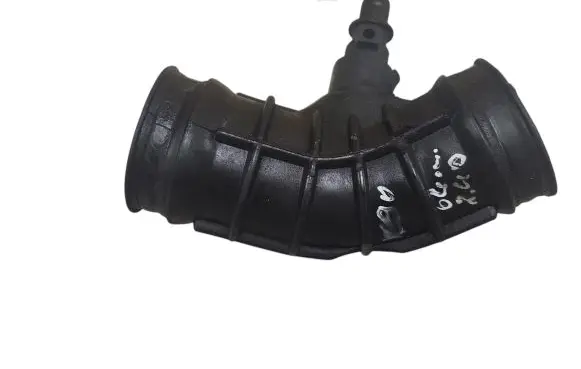 Volvo V70 Air intake hose/pipe 30636854 7757