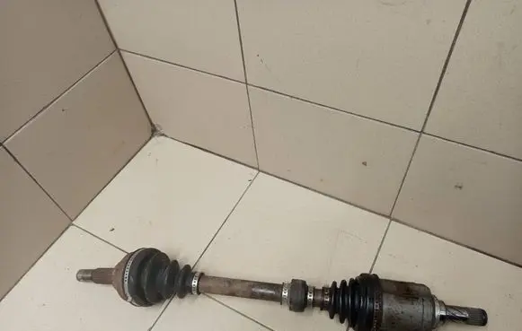 Nissan Qashqai Front driveshaft 
