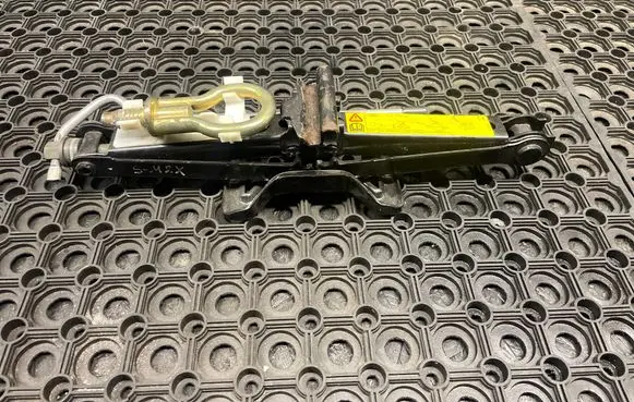 Ford Mondeo MK IV Lift Jack 1S7A17080AD