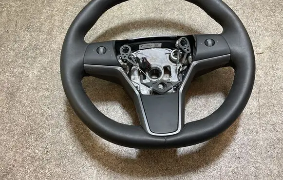 Tesla Model 3 Steering wheel 1490214CNB 8002838 11C1121311001238