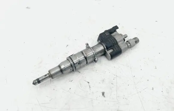 BMW 7 F01 F02 F03 F04 Fuel injector 7585261 13537585261