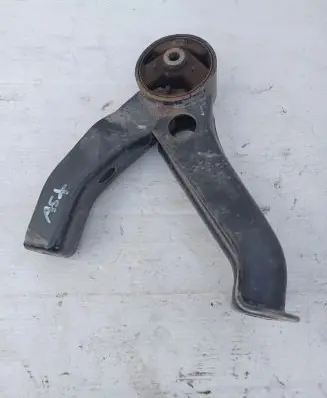 Mitsubishi ASX Engine mounting bracket