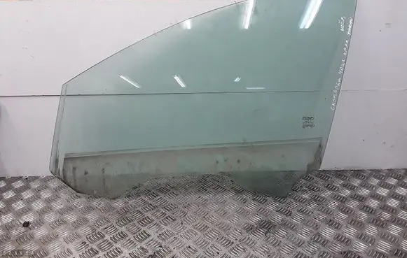 Fiat Croma Front door window glass four-door 43R00049