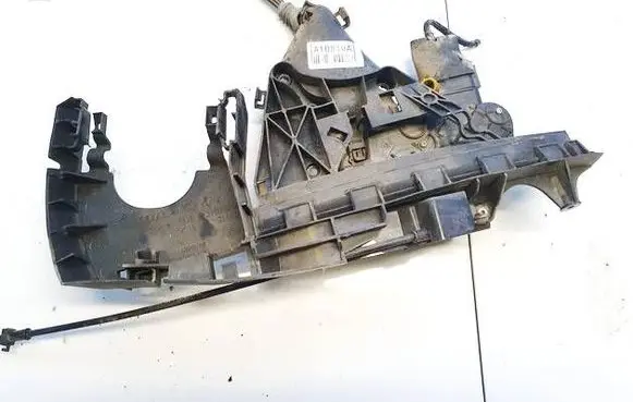 Volvo V50 Front door lock 30753664 5137a