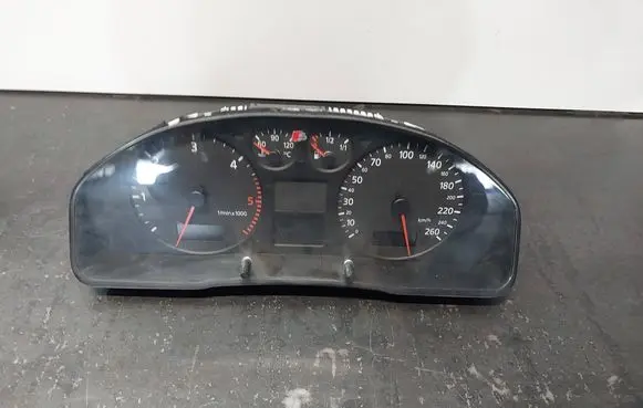 Audi A4 S4 B5 8D Speedometer (instrument cluster) 8D0920900