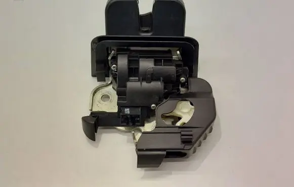 Audi A3 S3 8P Tailgate/trunk/boot lock/catch/latch 8P7827520
