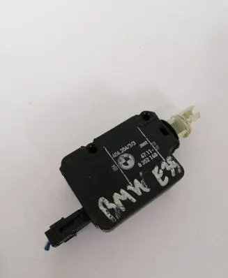 BMW X5 E53 Central locking motor 8352168