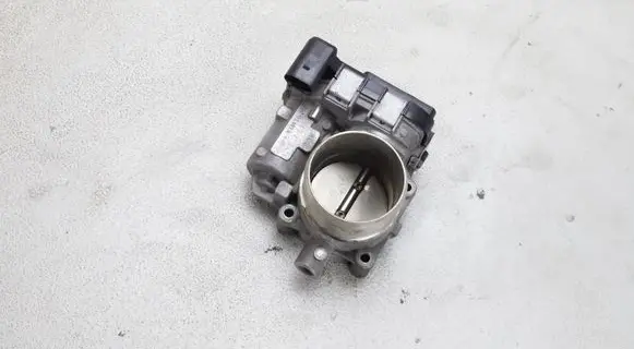 Volkswagen PASSAT B7 Throttle valve 03C133062D