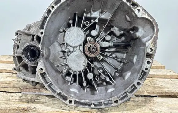 Nissan Primastar Manual 6 speed gearbox 8200546200 8200460604 8200457476