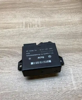 Volkswagen PASSAT B4 Alarm control unit/module 3A0953233E