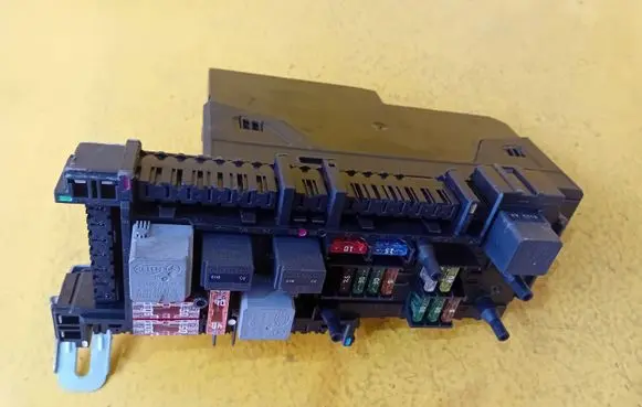 Mercedes-Benz E W212 SAM control unit 2129004022