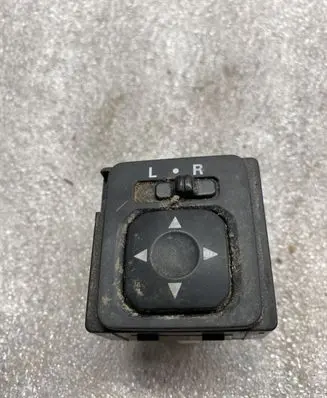 Mitsubishi Outlander Wing mirror switch 183570