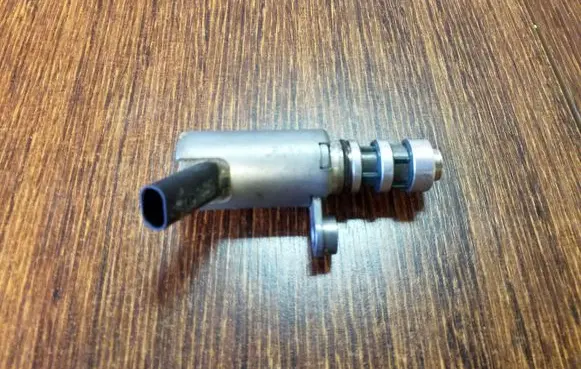 Volkswagen Golf SportWagen Camshaft vanos timing valve 04E906455Q 1609151173