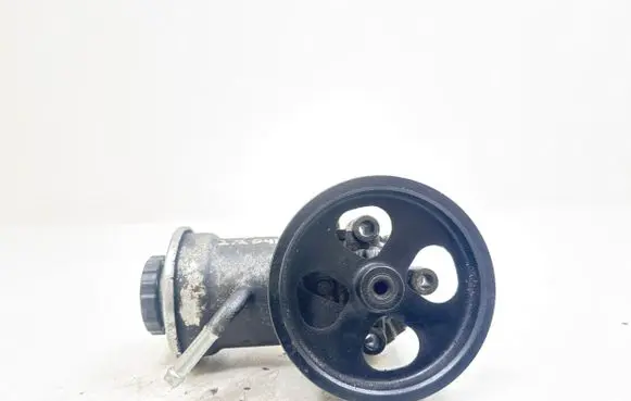 Toyota Avensis T250 Power steering pump