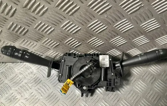 Dacia Duster Wiper turn signal indicator stalk/switch 8200792586T
