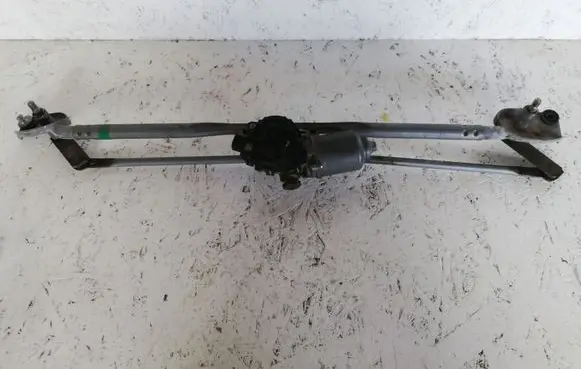 Dodge Challenger Windshield/front glass wiper blade 05028756AD