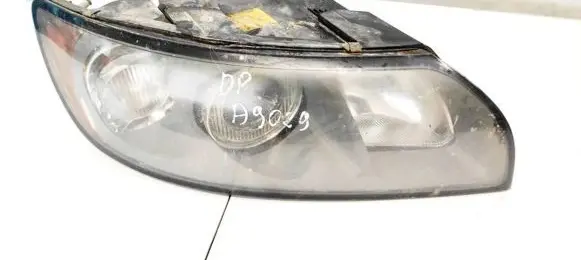 Volvo V50 Headlight/headlamp 30698886