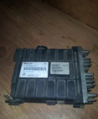 Volkswagen PASSAT B3 Engine control unit/module 0261200271 443907311d
