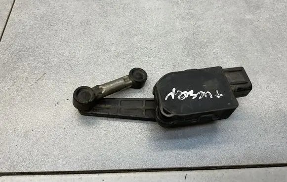 Hyundai Tucson TL Headlight/headlamp level sensor 