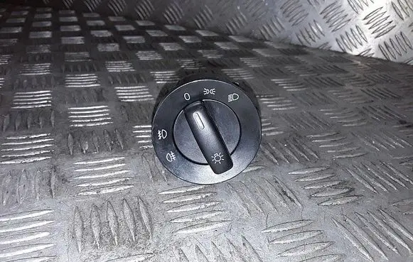 Volkswagen Golf V Light switch 