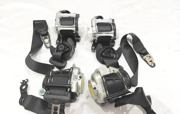 Mercedes-Benz GLC C254 Set of seat belts 2548604001994