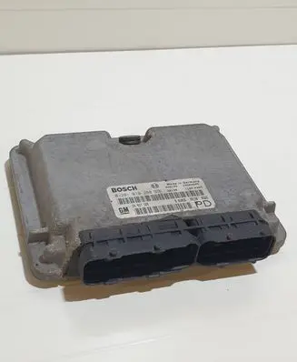 Opel Zafira A Engine control unit/module 24417169 28SA4805 0281010268