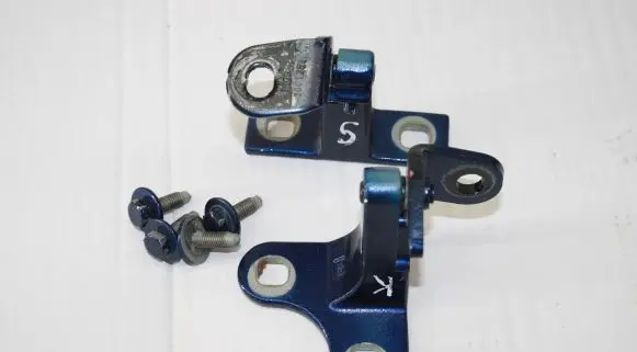 Tesla Model Y Rear door hinge set 