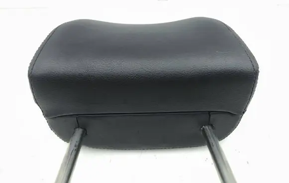 Volkswagen Touran I Rear seat headrest 