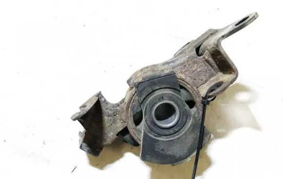 Engine mount bracket