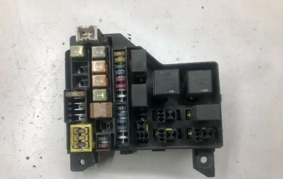 Volvo S40, V40 Fuse module 30859714