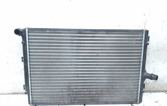 Volkswagen Golf VI Coolant radiator 