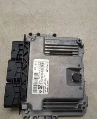 Peugeot 208 Engine control unit/module 9666729580 9805947380 0281019817