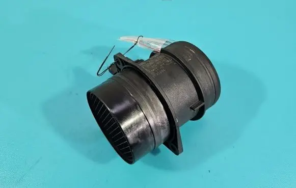 Volkswagen PASSAT CC Mass air flow meter 0281002735 IMPRK1542977