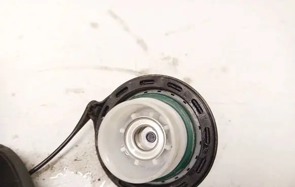 Hyundai Tucson IV NX4 Fuel tank filler cap 