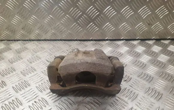 Toyota Prius (NHW20) Front brake caliper