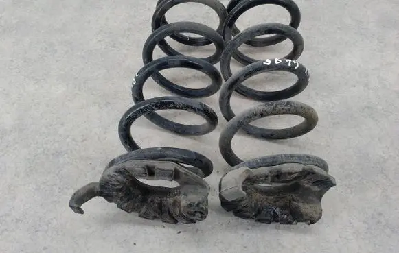 Infiniti EX Rear coil spring 
