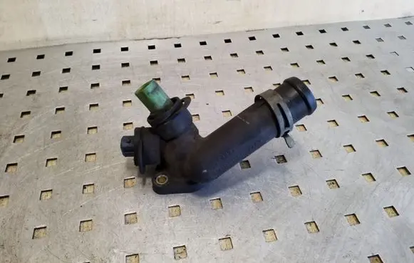 Engine coolant pipe/hose